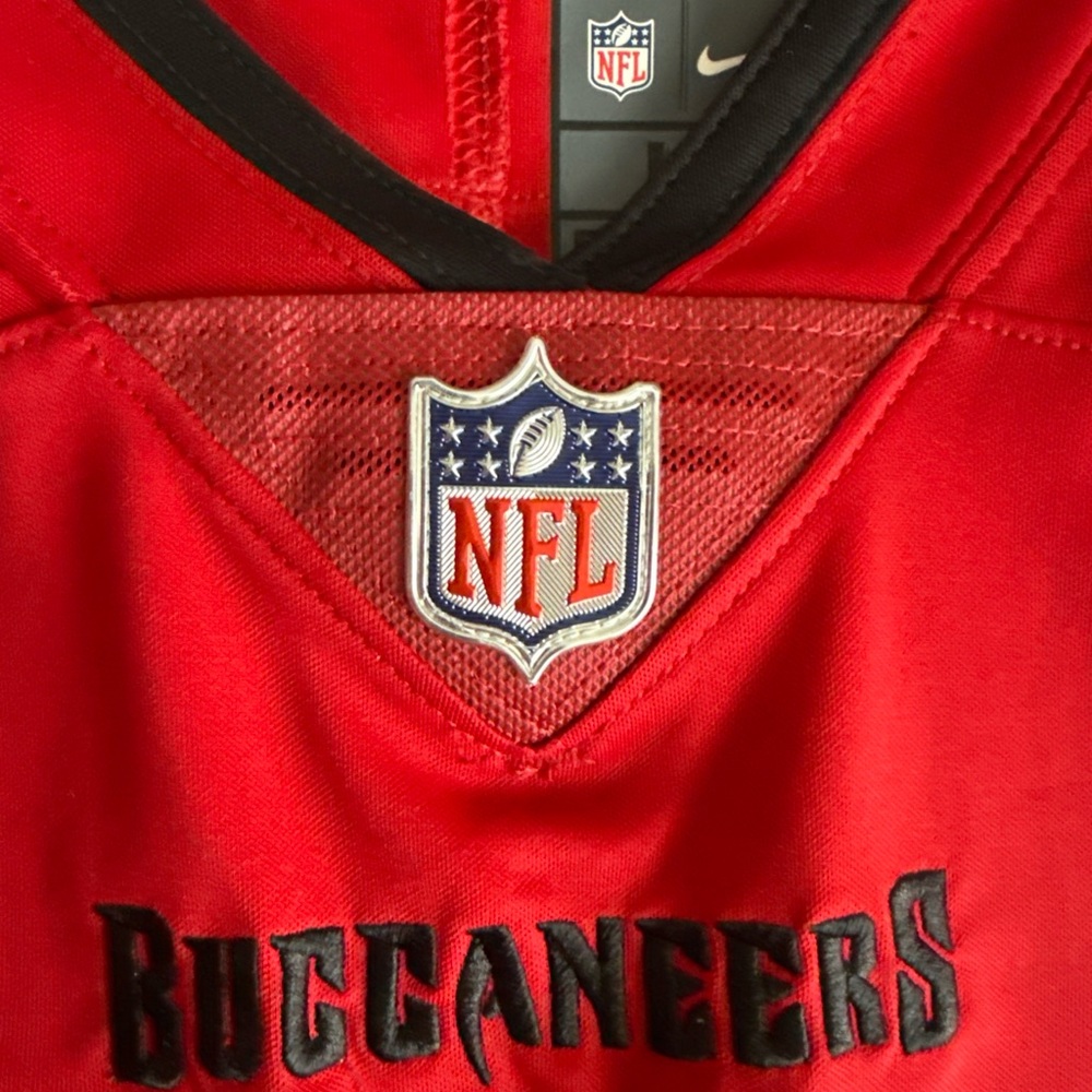 NFL Men's Red Buccaneers Jersey - Picture 5 of 6